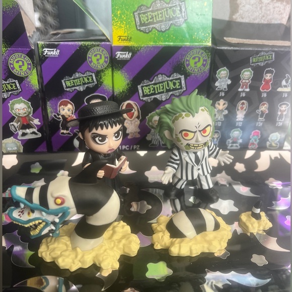 Funko Other - Funko Mystery Minis Beetlejuice Vinyl Figure Set of 3